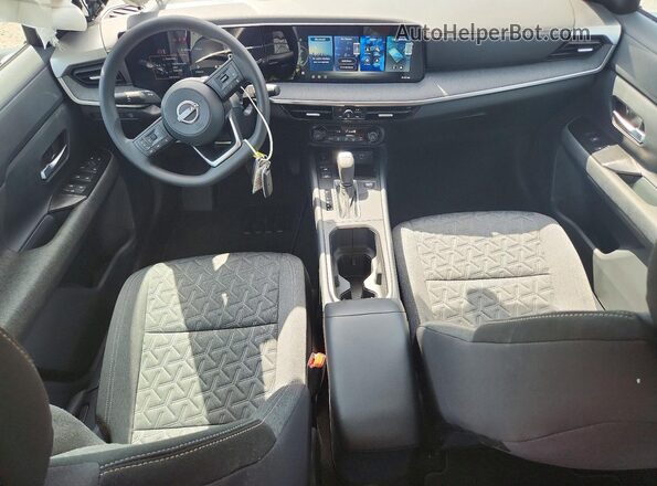 3N8AP6CE7TL408128 2026 NISSAN KICKS Charcoal Widok deski rozdzielczej