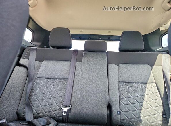 3N8AP6CE7TL408128 2026 NISSAN KICKS Charcoal Widok tylnych siedzeń