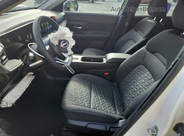 3N8AP6CE9TL399271 2026 NISSAN KICKS White Սալոնի դիմացի տեսք