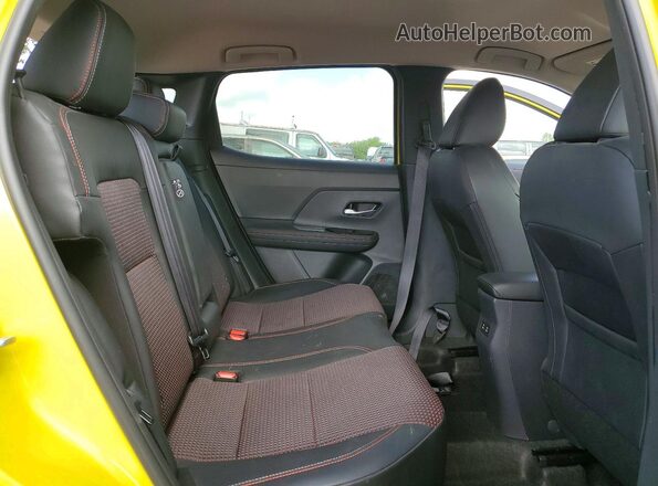 3N8AP6DA0SL433334 2025 NISSAN KICKS Green Rear seats view