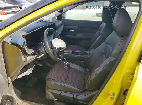 3N8AP6DA0SL433334 2025 NISSAN KICKS Green Front interior view