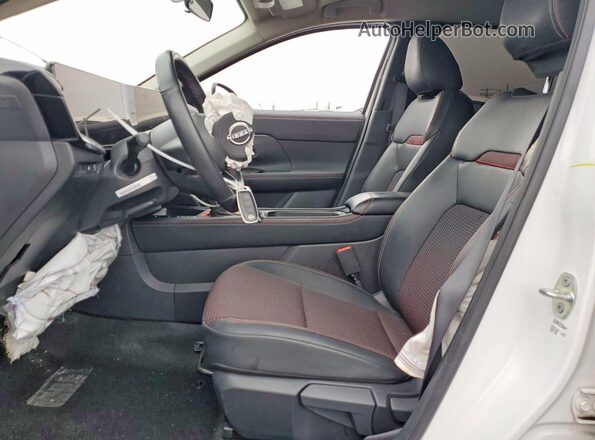 3N8AP6DA1SL327958 2025 NISSAN KICKS White Vista interior delantera
