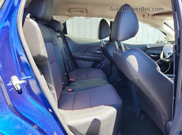 3N8AP6DA1TL385957 2026 NISSAN KICKS Blue Widok tylnych siedzeń