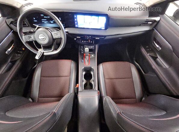 3N8AP6DA2TL379732 2026 NISSAN KICKS Gray Vista del salpicadero