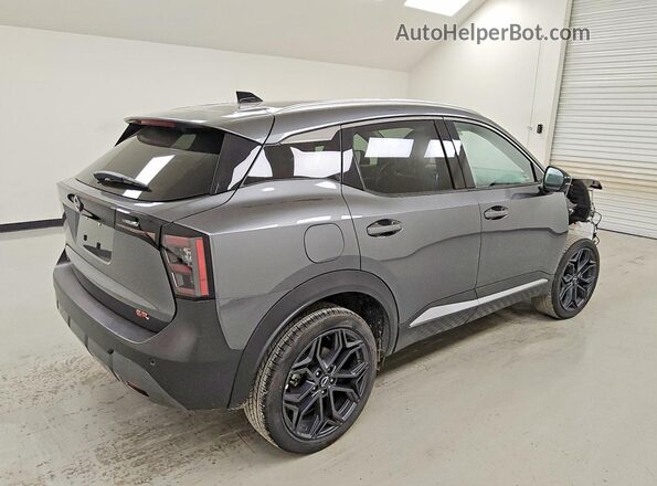 3N8AP6DA2TL379732 2026 NISSAN KICKS Gray Trasero derecho