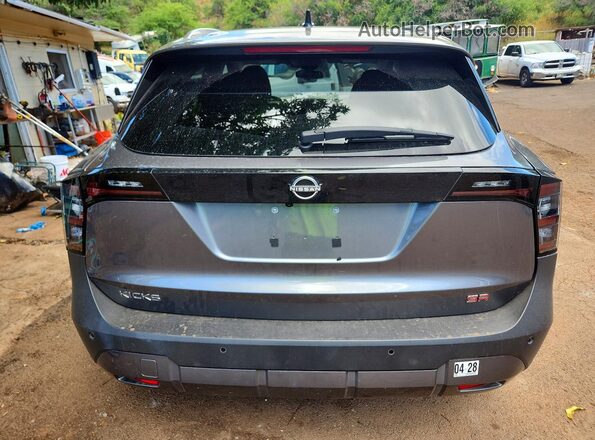 3N8AP6DA3TL393221 2026 NISSAN KICKS Gray Հետևի տեսք