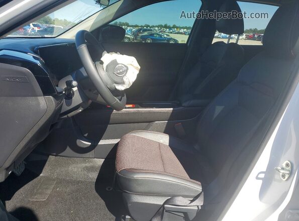 3N8AP6DA4SL313083 2025 NISSAN KICKS White ძრავის განყოფილების ხედი