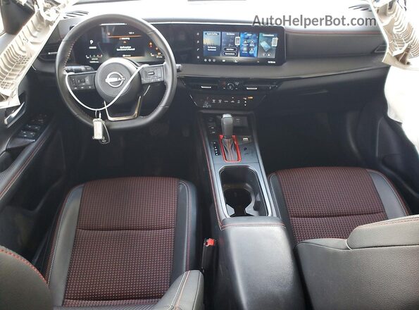 3N8AP6DA5TL388697 2026 NISSAN KICKS Gray Առջևի վահանակի տեսք