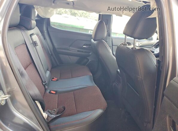 3N8AP6DA5TL388697 2026 NISSAN KICKS Gray Հետևի նստատեղերի տեսք