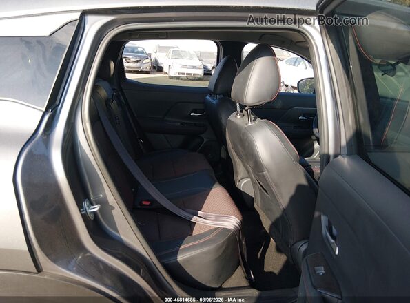 3N8AP6DA8SL371651 2025 NISSAN KICKS Gray Widok naklejki z numerem VIN