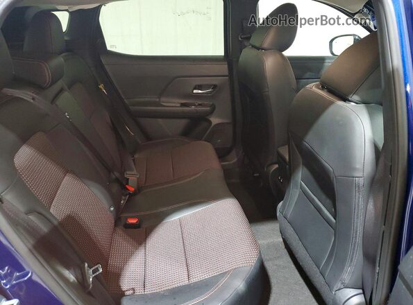 3N8AP6DA9TL381574 2026 NISSAN KICKS Синий Вид задней части салона