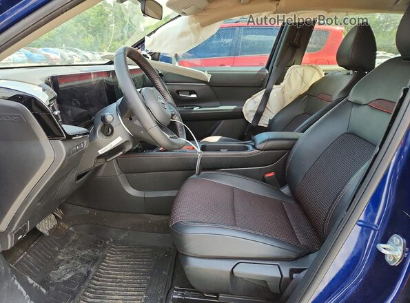 3N8AP6DAXSL376611 2025 NISSAN KICKS Blue წინა სალონის ხედი
