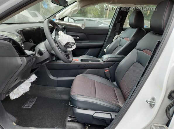 3N8AP6DAXSL409445 2025 NISSAN KICKS White 