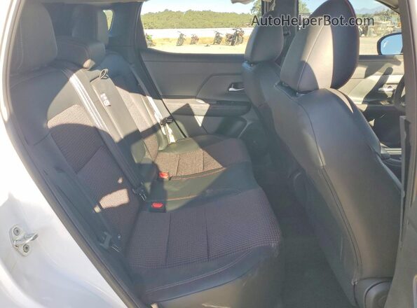 3N8AP6DB0SL350074 2025 NISSAN KICKS White Rear seats view