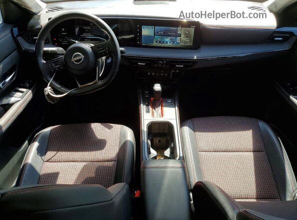 3N8AP6DB4SL320575 2025 NISSAN KICKS Синий Вид панели приборов