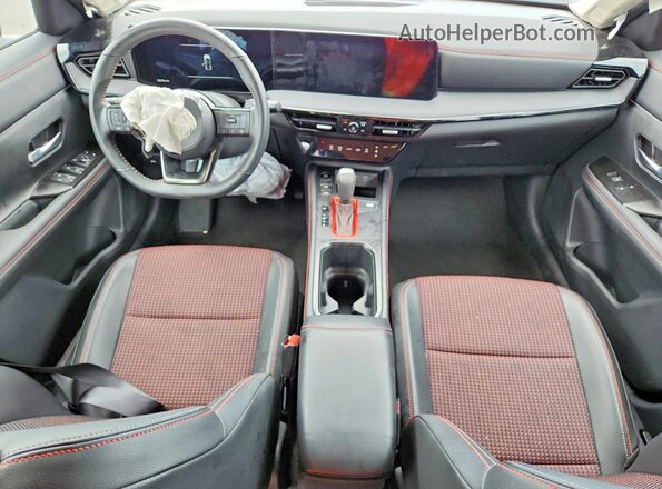 3N8AP6DB5TL376347 2026 NISSAN KICKS Blue Вид панелі приладів