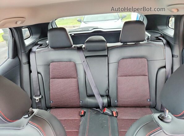 3N8AP6DB9TL388050 2026 NISSAN KICKS Серый Вид задних сидений