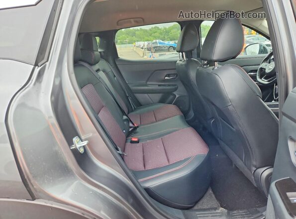 3N8AP6DB9TL388050 2026 NISSAN KICKS Серый Вид задней части салона