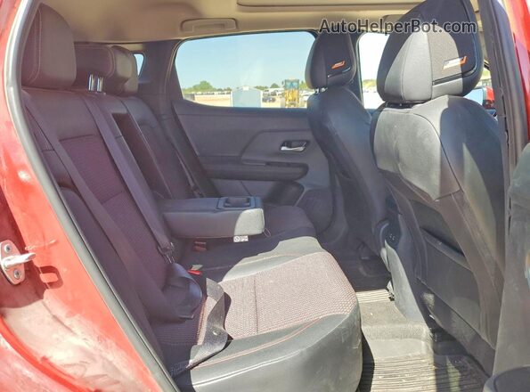 3N8AP6DC3SL408283 2025 NISSAN KICKS Red Vista de los asientos traseros