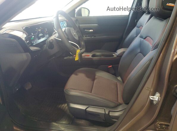 3N8AP6DD0TL373230 2026 NISSAN KICKS Green Vista interior delantera