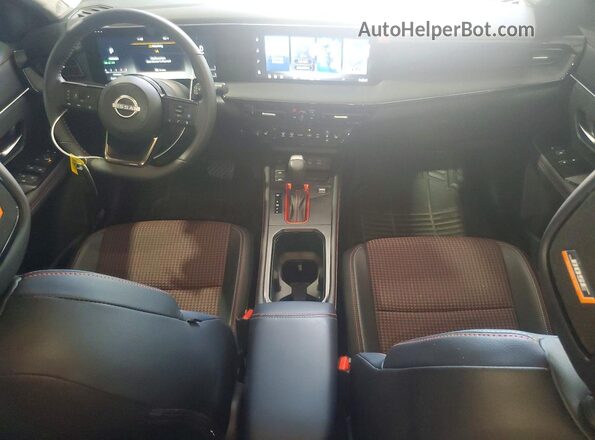 3N8AP6DD0TL373230 2026 NISSAN KICKS Green Vista del salpicadero