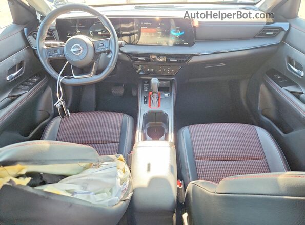3N8AP6DDXTL307199 2026 NISSAN KICKS Blue Dashboard view