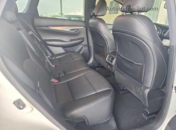 3PCAJ5BA2MF122614 2021 INFINITI QX50 White Vista interior trasera