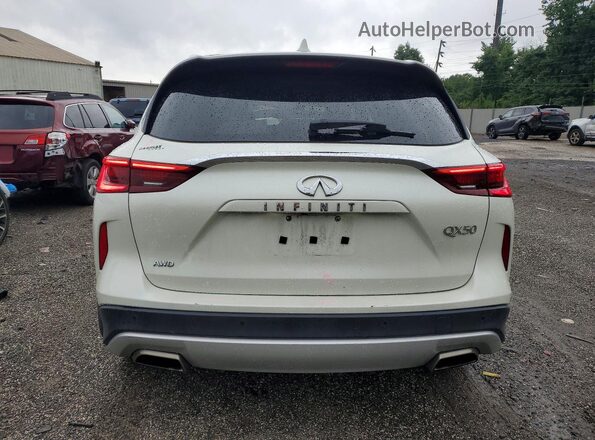 3PCAJ5BB3MF110867 2021 INFINITI QX50 White Rear view
