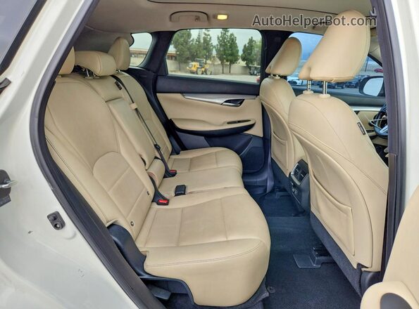 3PCAJ5M19KF130770 2019 INFINITI QX50 White უკანა სალონის ხედი