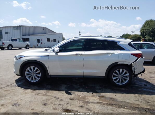 3PCAJ5M35KF107505 2019 INFINITI QX50 White 360 interior view