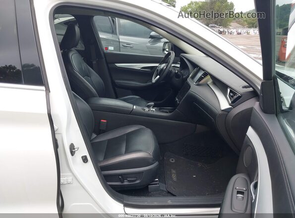 3PCAJ5M37KF126413 2019 INFINITI QX50 Белый Вид салона спереди