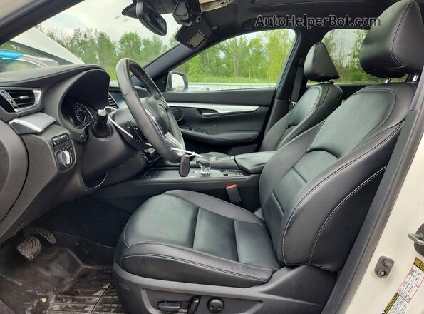 3PCAJ5M39LF118377 2020 INFINITI QX50 Белый Вид салона спереди