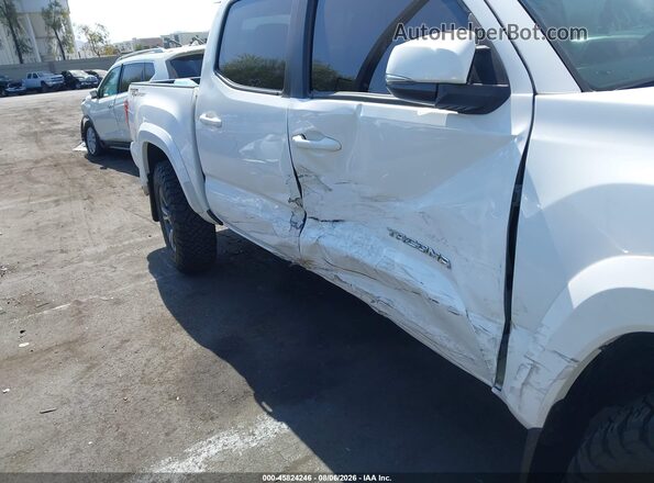 3TMAZ5CN7HM039269 2017 TOYOTA TACOMA White ხელსაწყოთა პანელის ხედი