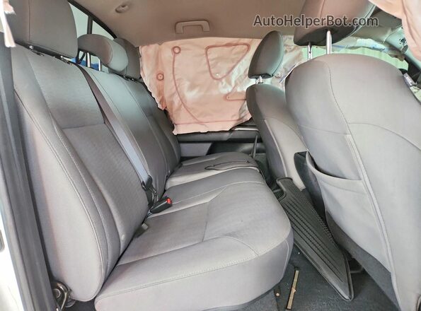 3TMAZ5CN7JM057115 2018 TOYOTA TACOMA White Вид задніх сидінь
