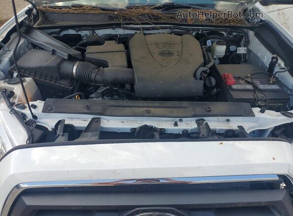 3TMAZ5CN8NM170920 2022 TOYOTA TACOMA White Widok wnętrza z tyłu