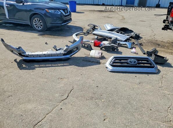 3TMBZ5DN2LM025369 2020 TOYOTA TACOMA Silver 360 interior view