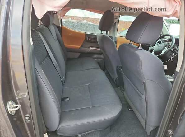 3TMBZ5DN4JM013768 2018 TOYOTA TACOMA Gray Հետևի նստատեղերի տեսք