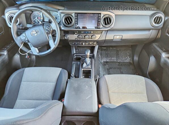 3TMBZ5DNXMM031664 2021 TOYOTA TACOMA Серебряный Вид панели приборов