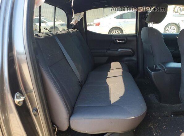 3TMCZ5AN0HM049380 2017 TOYOTA TACOMA Charcoal Widok tylnych siedzeń