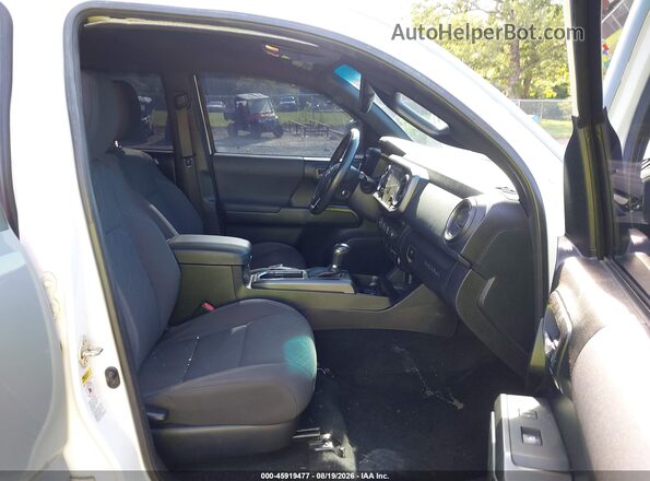 3TMCZ5AN0HM068558 2017 TOYOTA TACOMA Серый Вид салона спереди