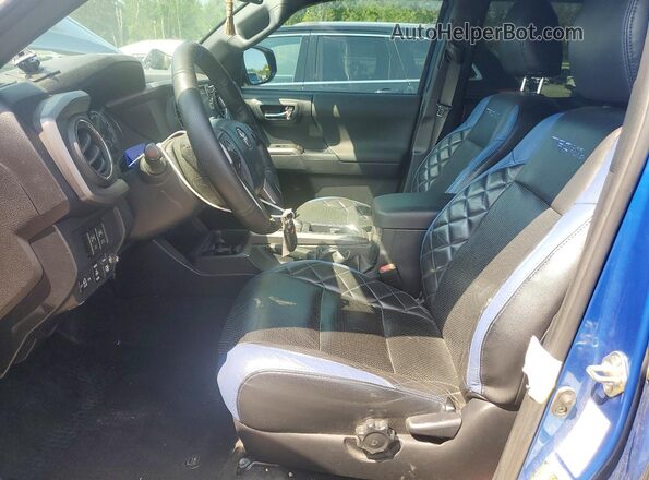 3TMCZ5AN0HM110257 2017 TOYOTA TACOMA Blue Vista interior delantera