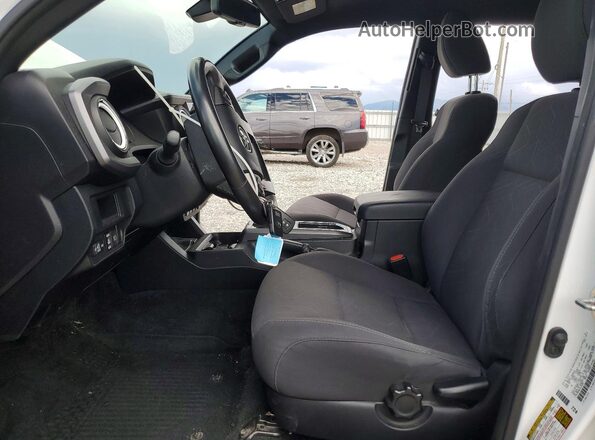 3TMCZ5AN0JM184929 2018 TOYOTA TACOMA White Front interior view