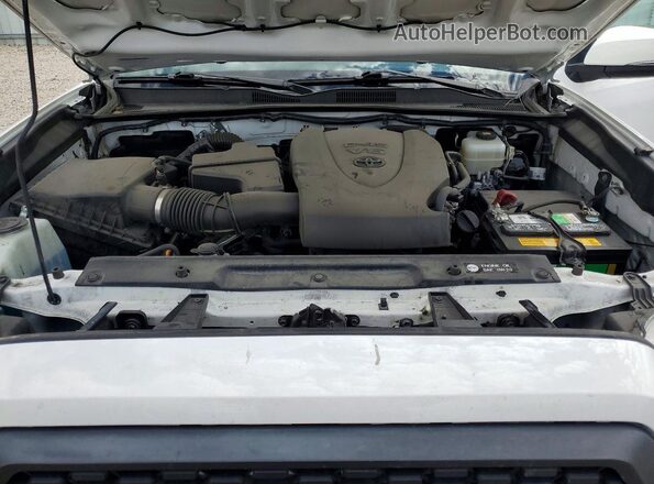 3TMCZ5AN0JM184929 2018 TOYOTA TACOMA White Rear interior view