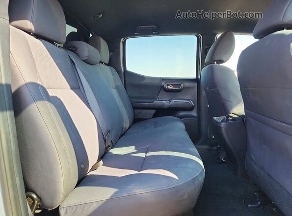 3TMCZ5AN0KM279203 2019 TOYOTA TACOMA Silver Вид задніх сидінь