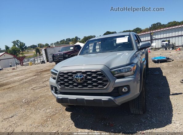 3TMCZ5AN0LM367637 2020 TOYOTA TACOMA Silver Vista interior trasera