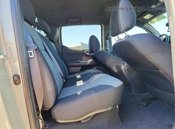 3TMCZ5AN0PM575944 2023 TOYOTA TACOMA Бежевый Вид задних сидений