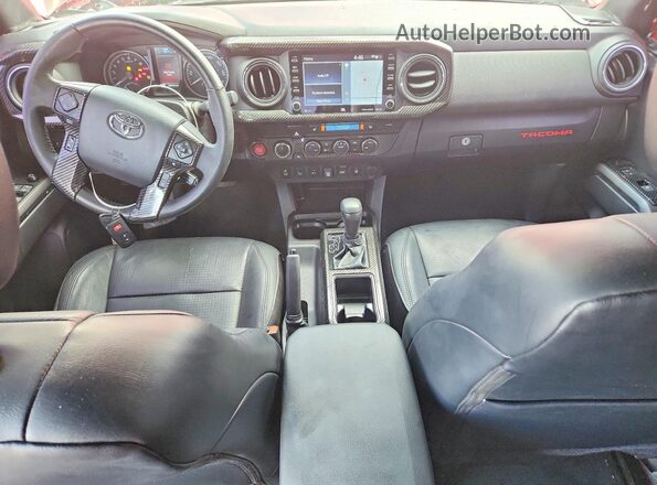 3TMCZ5AN0PM588919 2023 TOYOTA TACOMA Красный Вид панели приборов