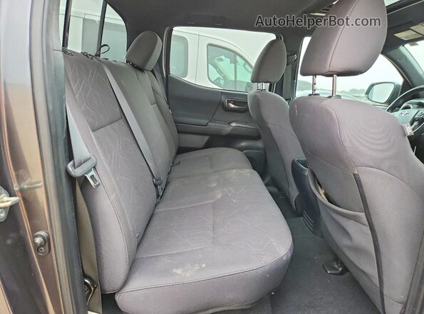 3TMCZ5AN1HM100188 2017 TOYOTA TACOMA Серый Вид задних сидений