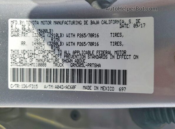3TMCZ5AN1HM110008 2017 TOYOTA TACOMA Silver Widok komory silnika