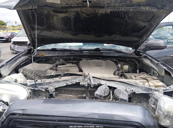 3TMCZ5AN1JM132628 2018 TOYOTA TACOMA Gray უკანა ხედი